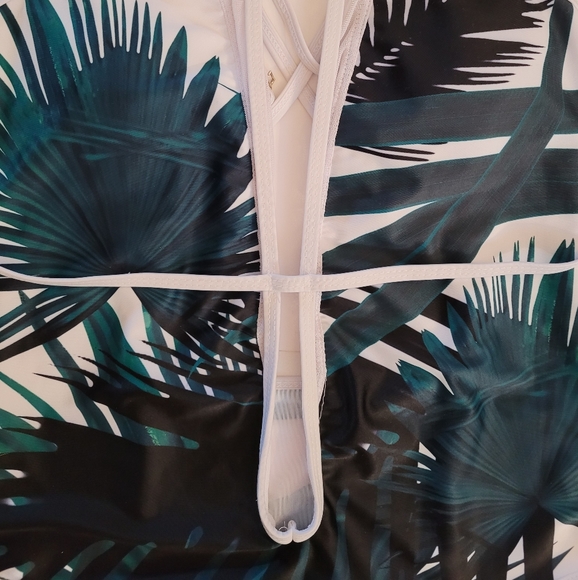 NWOT Tropical One-piece - Picture 6 of 10